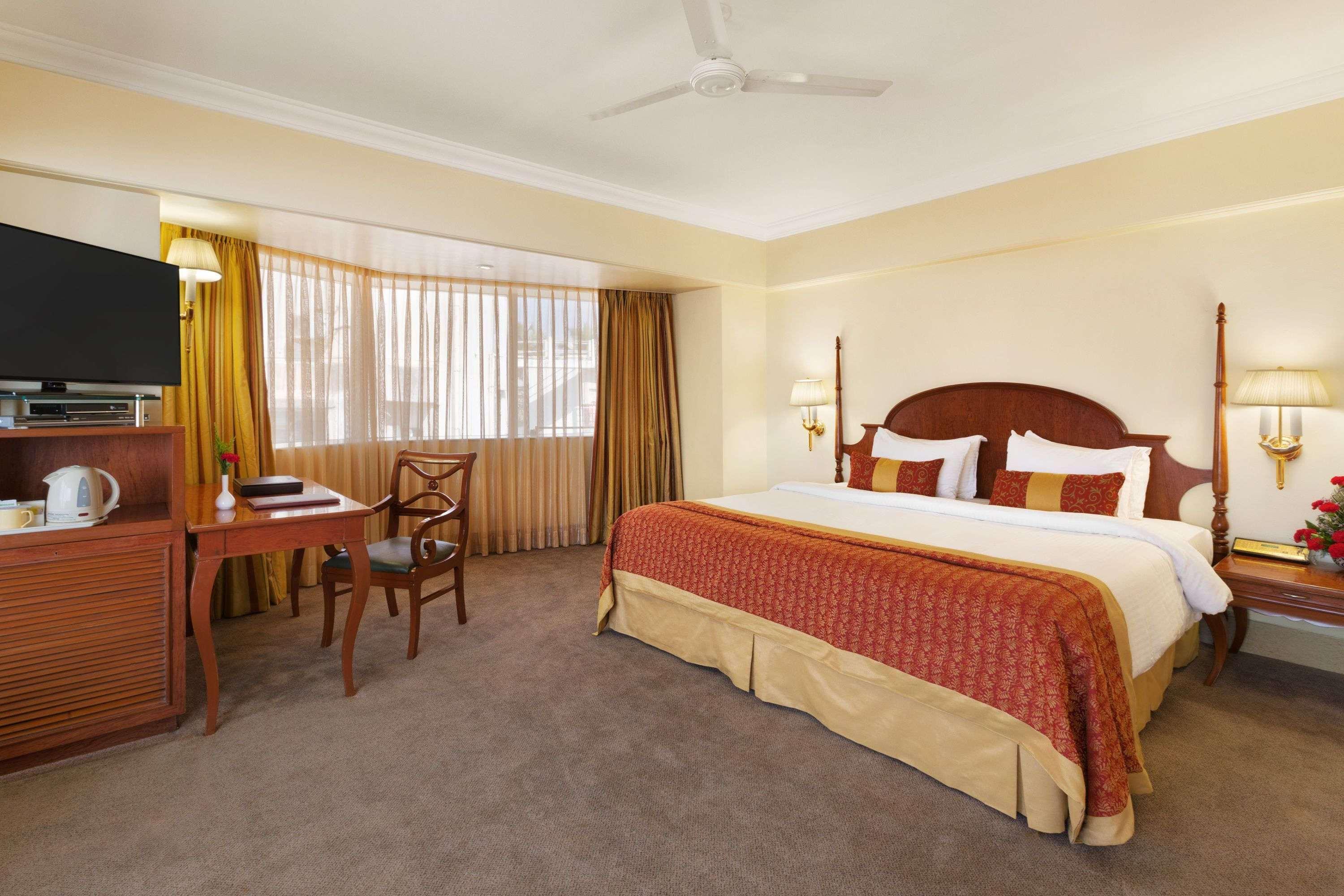 Hotel Ramada Plaza By Wyndham Palm Grove Bombaj Zewnętrze zdjęcie A room at the hotel