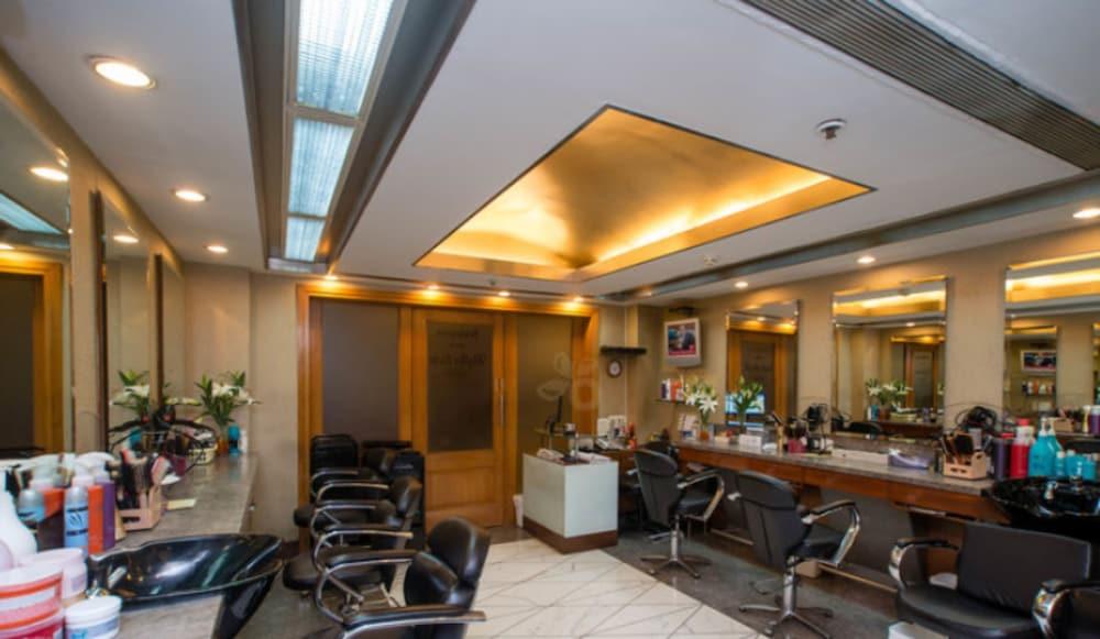 Hotel Ramada Plaza By Wyndham Palm Grove Bombaj Zewnętrze zdjęcie Salon de Paris