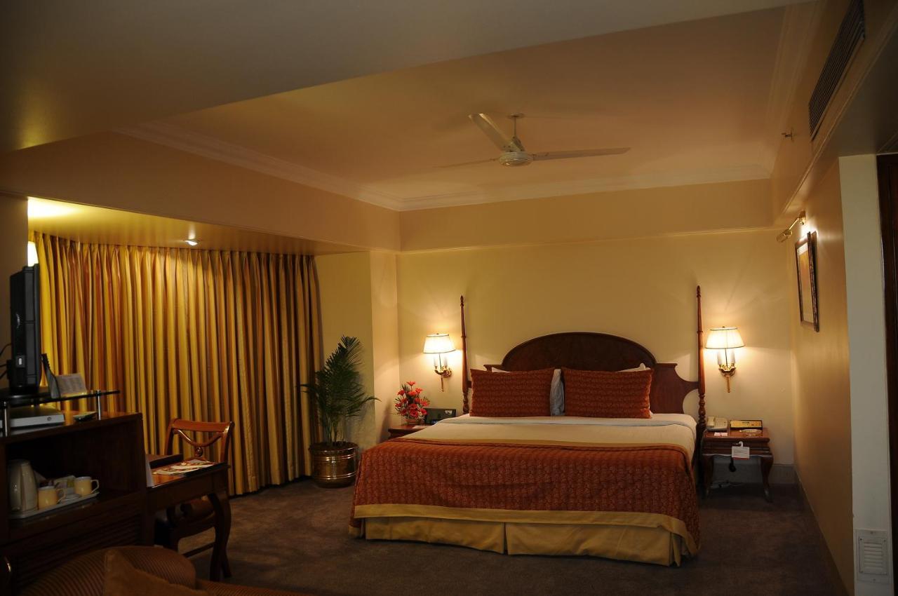 Hotel Ramada Plaza By Wyndham Palm Grove Bombaj Zewnętrze zdjęcie A room at the Taj Bengal