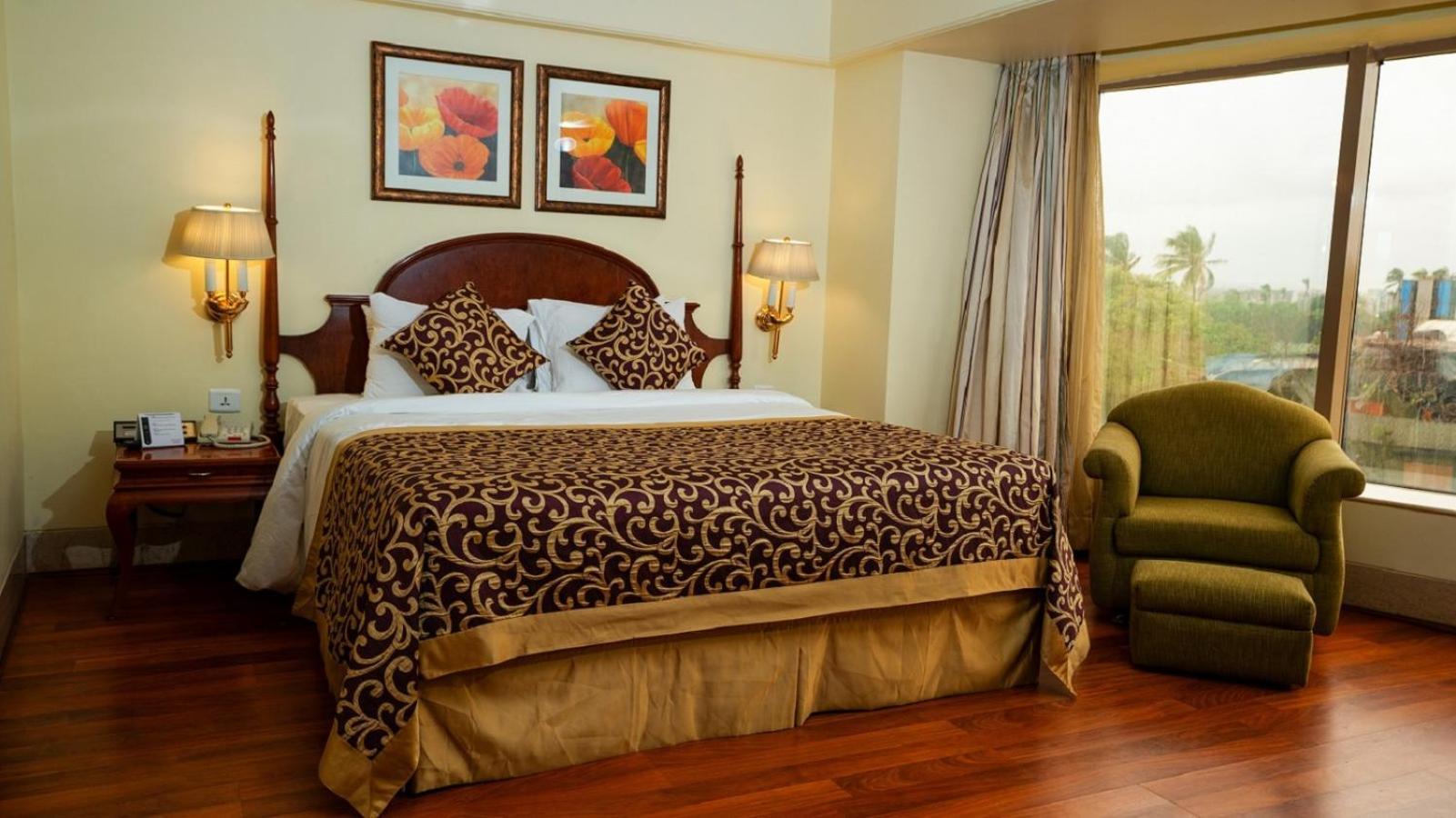 Hotel Ramada Plaza By Wyndham Palm Grove Bombaj Zewnętrze zdjęcie A bedroom at the hotel